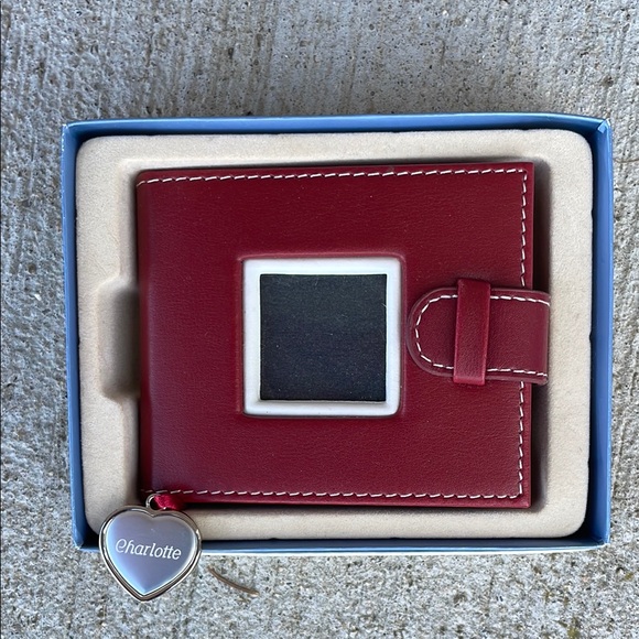 Things Remembered Red Trifold Wallet NWT 'Charlotte' Leather Gifts - Picture 1 of 3